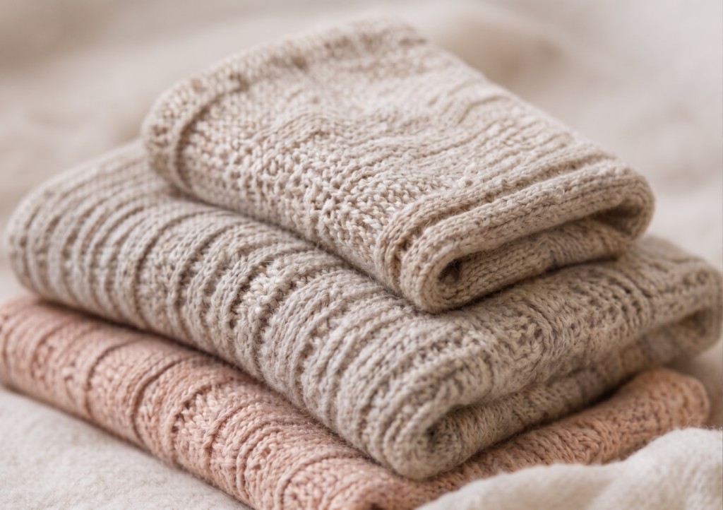 Pulls en laine pliés — programme laine pour fibres délicates